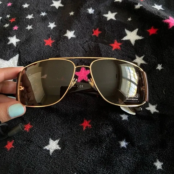 Versace sunglasses - Picture 3 of 7